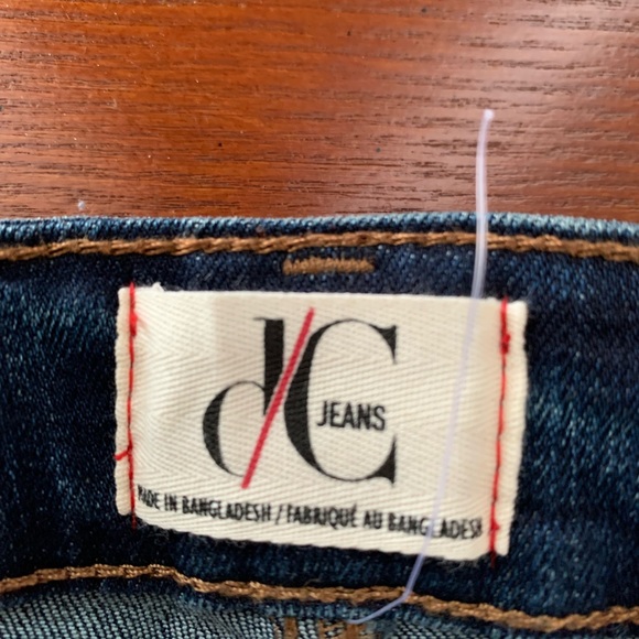 DC Jean crops, plus size, slit on sides, dark blue, high rise, stretchy,NWOT, 16 - Picture 6 of 9